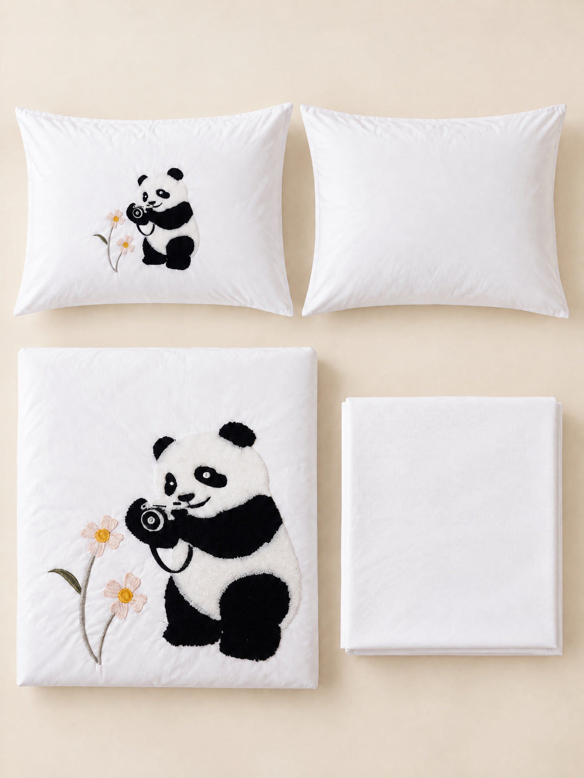 Fotoğrafçı Panda 4 parça set içeriği: nevresim, nakışlı yastık kılıfı, uyku yastığı kılıfı ve çarşaf