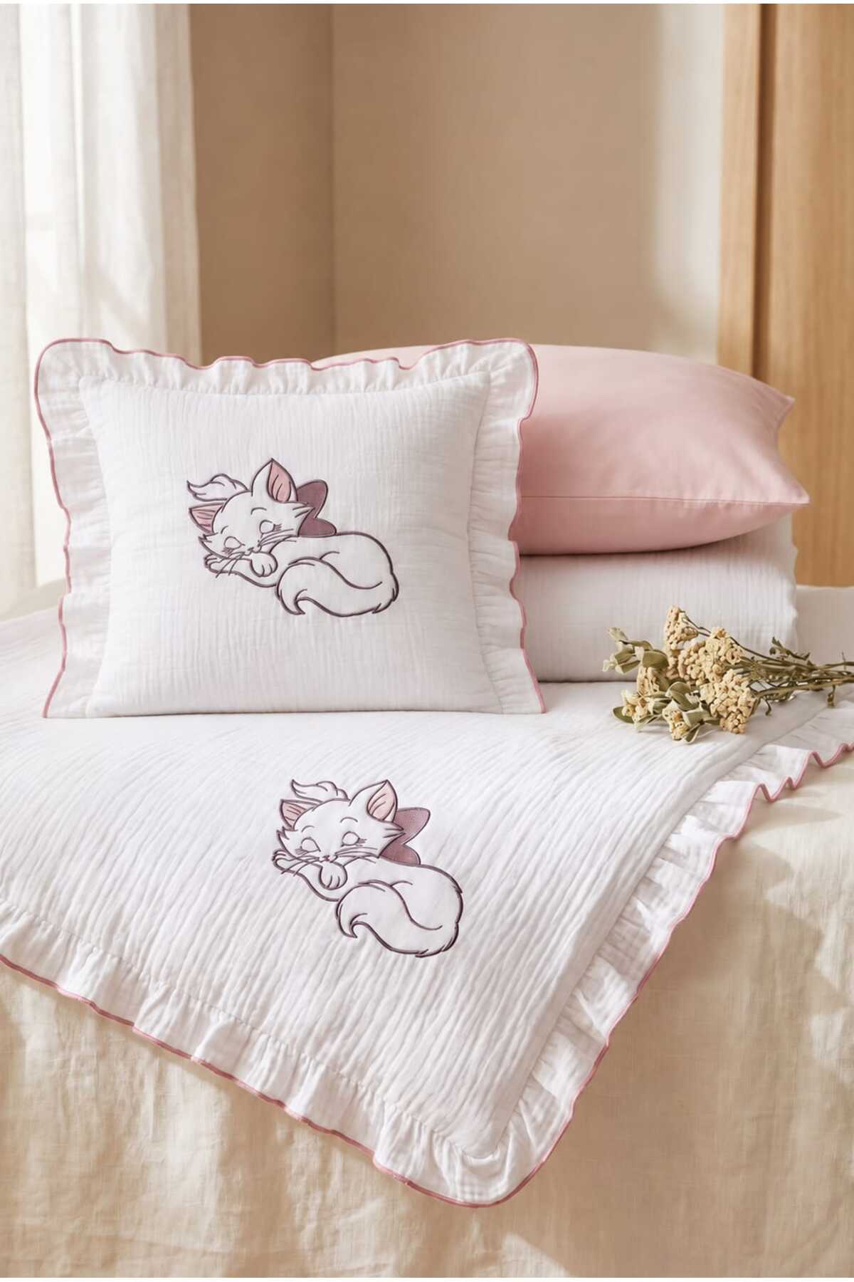 Kedi Pembe Nakışlı Müslin 4 Parçalı Bebek Seti set içeriği