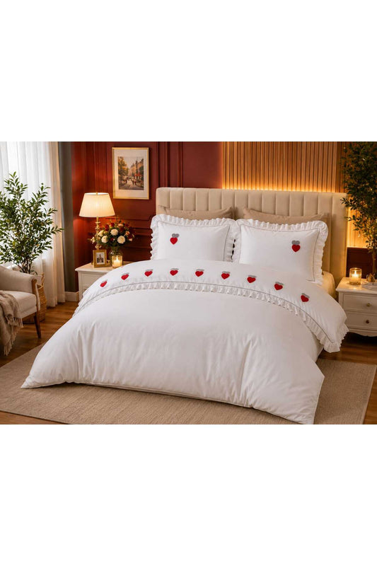 Romance Punch Kalp Nakışlı Fırfırlı Fitilli 6 Parça %100 Pamuk Çift Kişilik Nevresim Seti