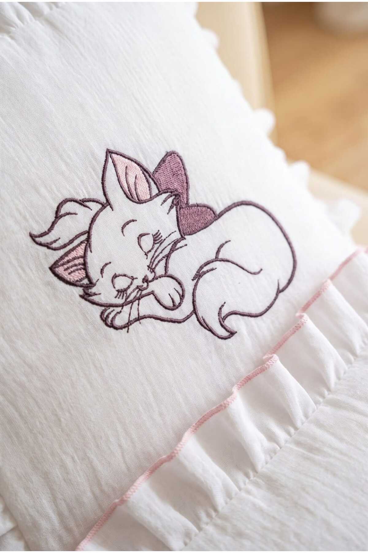 Kedi Pembe Nakışlı Müslin 4 Parçalı Bebek Seti